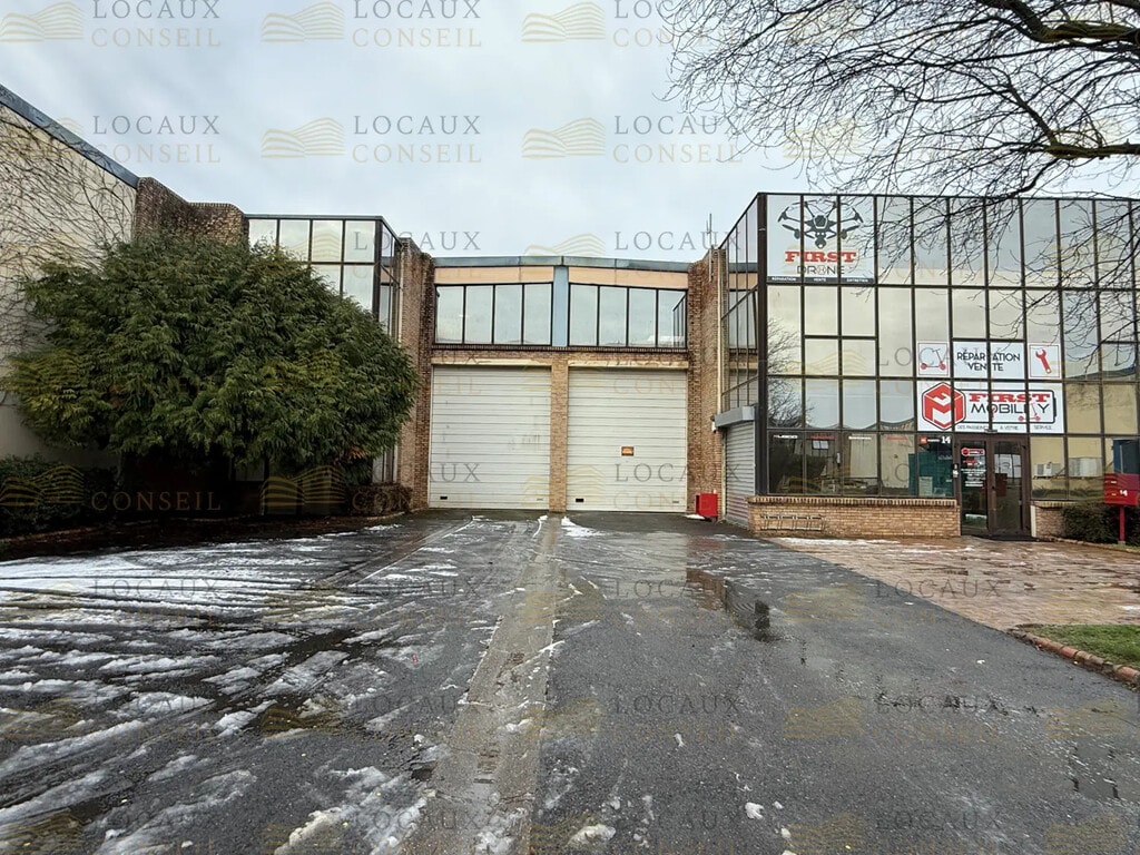 Location Local d'activités 223 m² - Photo 1