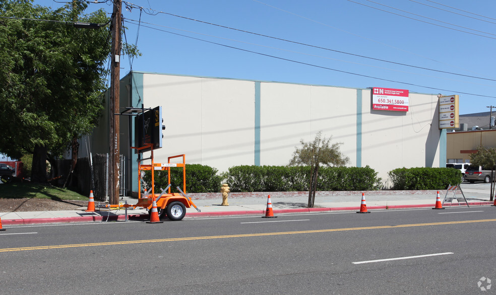 1663-1669 Industrial Rd, San Carlos, CA for rent - Building Photo - Image 2 of 2