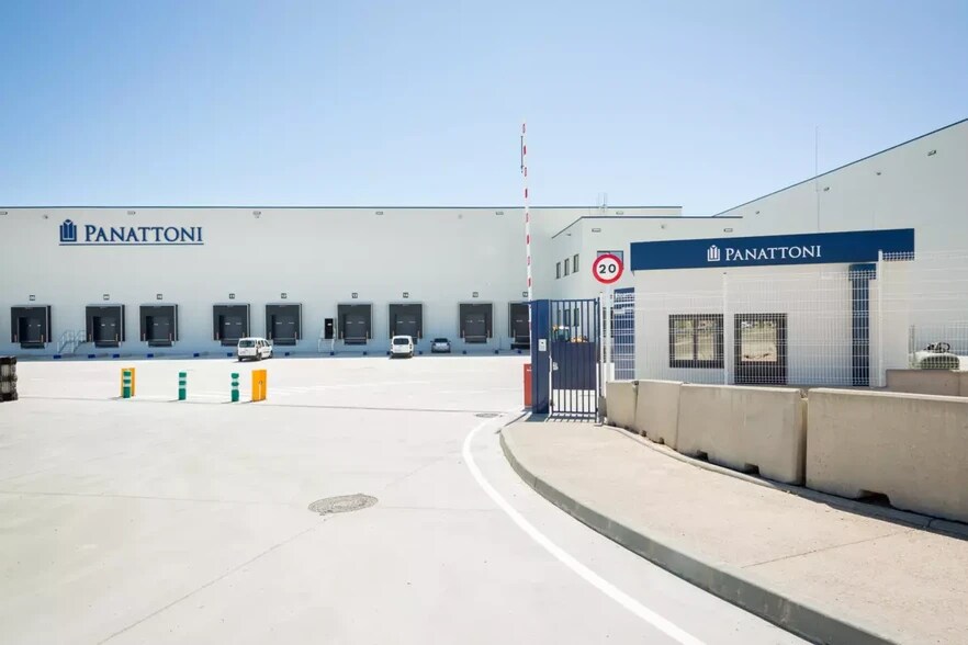 Calle Carae, 17, Zaragoza, Zaragoza to rent - Building Photo - Image 2 of 4