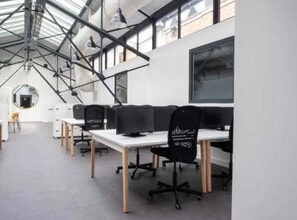 Co-working Space in Paris to rent Interior Photo- Image 1 of 5