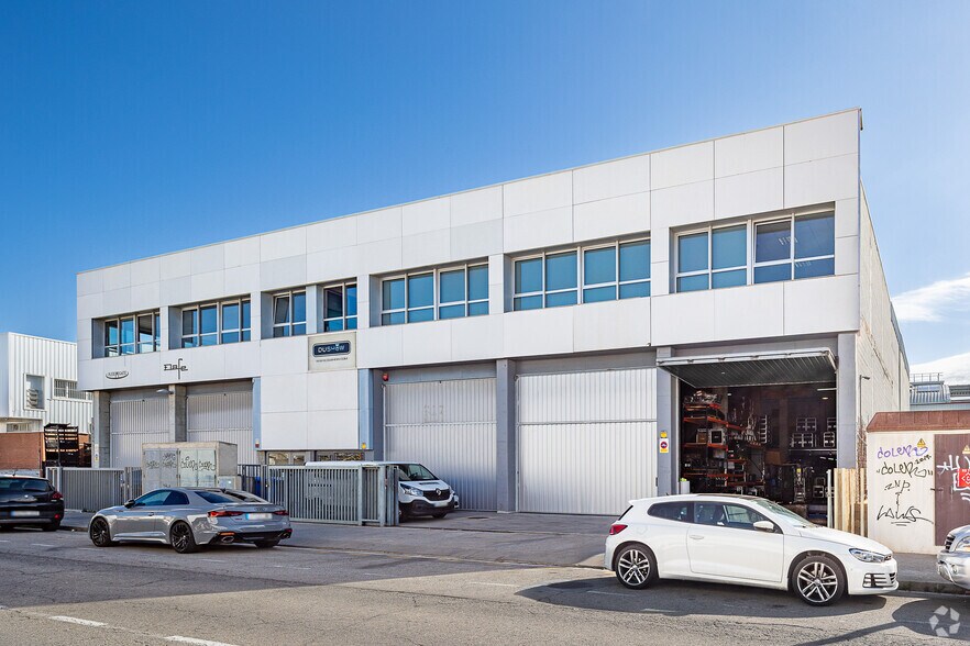 Industrial in Sant Feliu de Llobregat, Barcelona to rent - Building Photo - Image 2 of 7