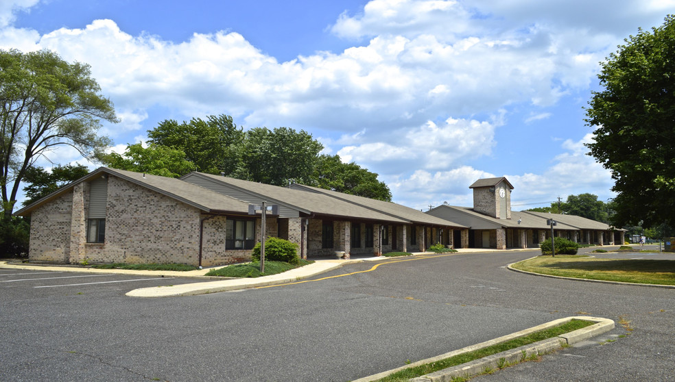 737 Main St, Lumberton, NJ for sale - Primary Photo - Image 1 of 14