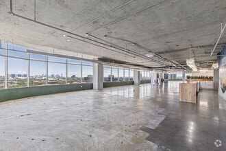 1349 Empire Central Dr, Dallas, TX to rent Interior Photo- Image 2 of 4