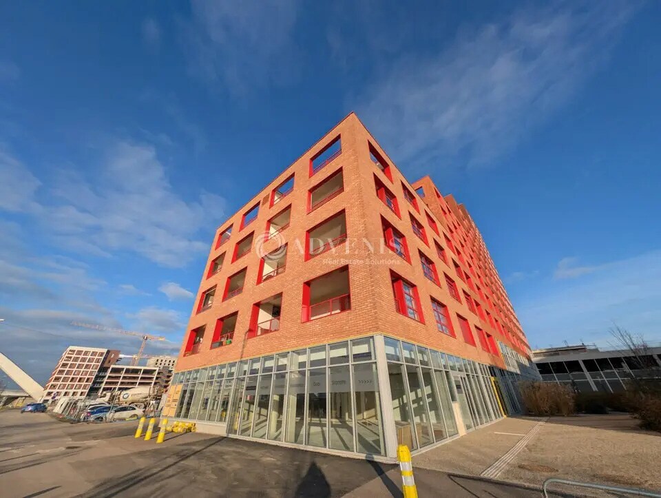 Location Commerce 228 m² - Photo 1