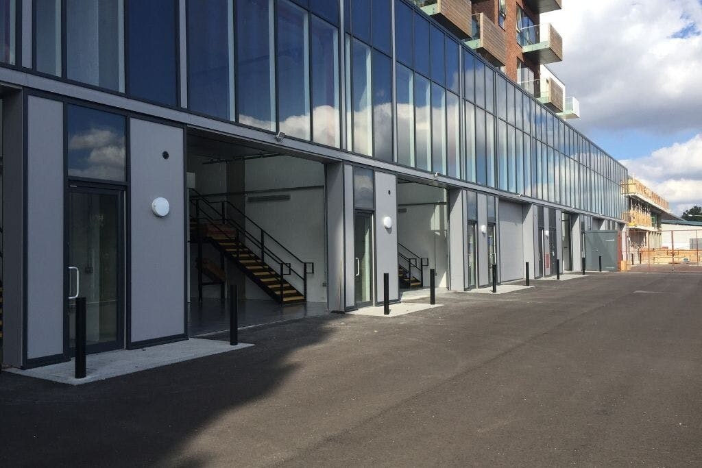 Fittleton Gdns, London to rent Building Photo- Image 1 of 6