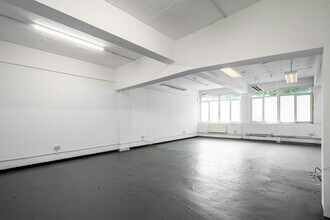 52-56 Pritchards Rd, London to rent Interior Photo- Image 2 of 9