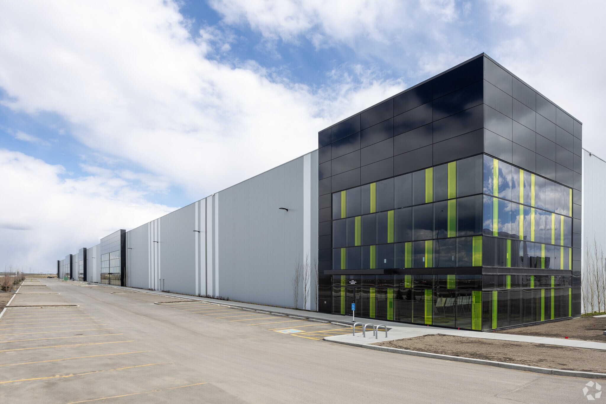 11575 Stonehill Dr NE, Calgary, AB to rent Primary Photo- Image 1 of 5