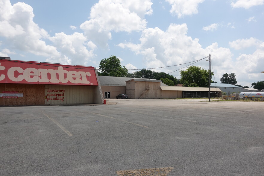 468 E Berrien St, Galesburg, IL for sale - Building Photo - Image 3 of 15