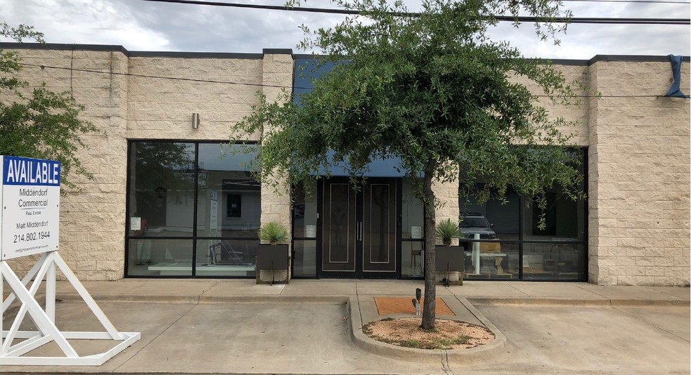 375-395 Howell St, Dallas, TX for rent - Building Photo - Image 1 of 3