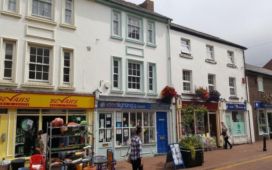 61 High St, Holywell for sale Building Photo- Image 1 of 1