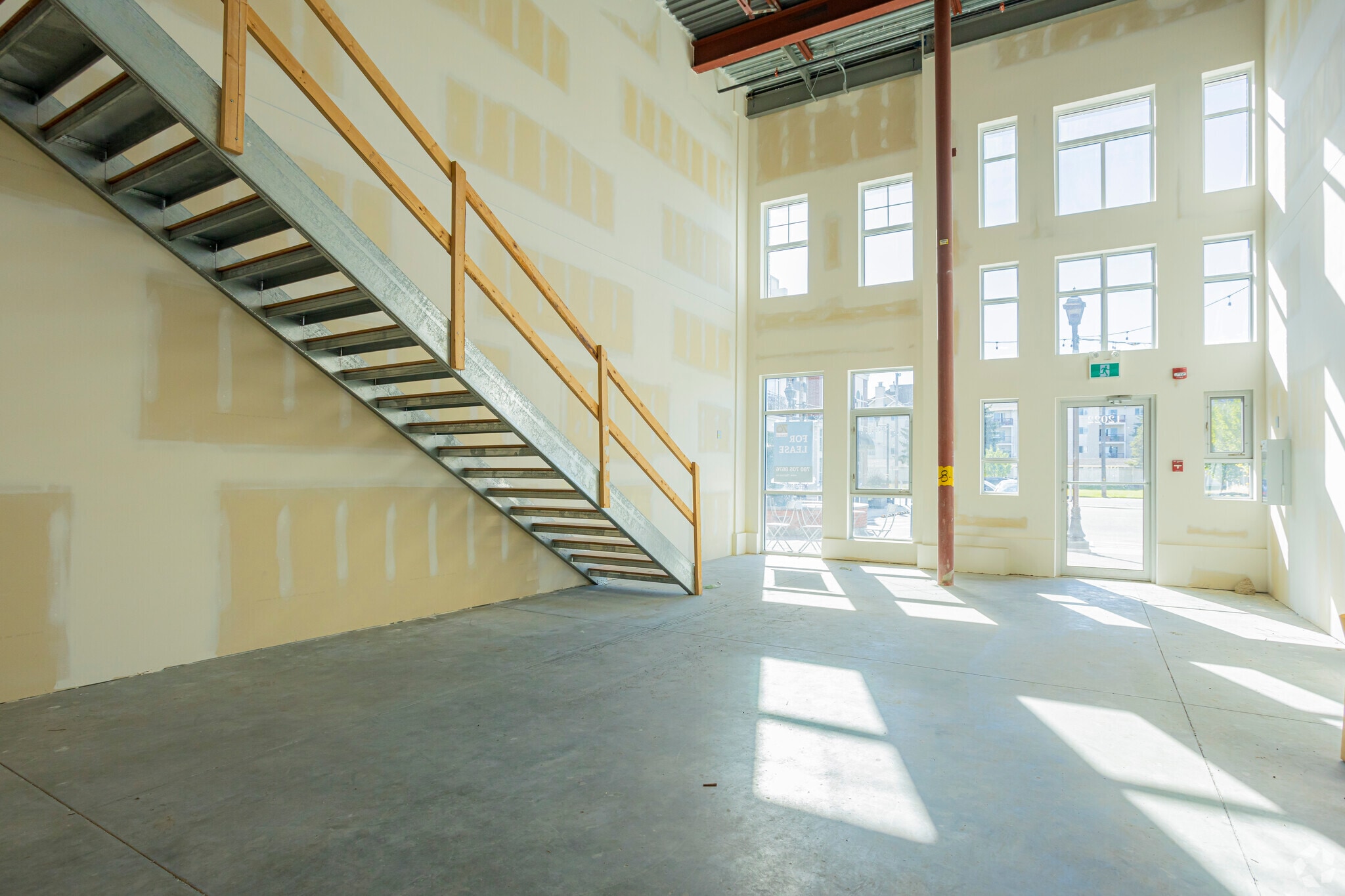 10704 120 St NW, Edmonton, AB to rent Interior Photo- Image 1 of 3