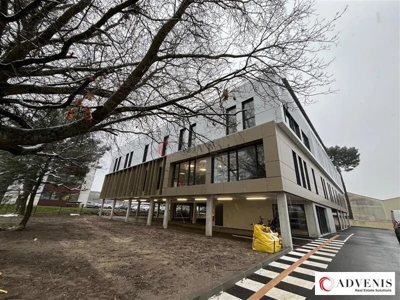 Office in Pessac to rent Building Photo- Image 1 of 11