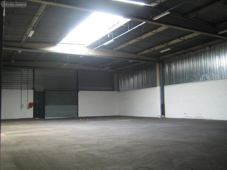 Garonor, Aulnay-sous-Bois to rent - Building Photo - Image 3 of 8