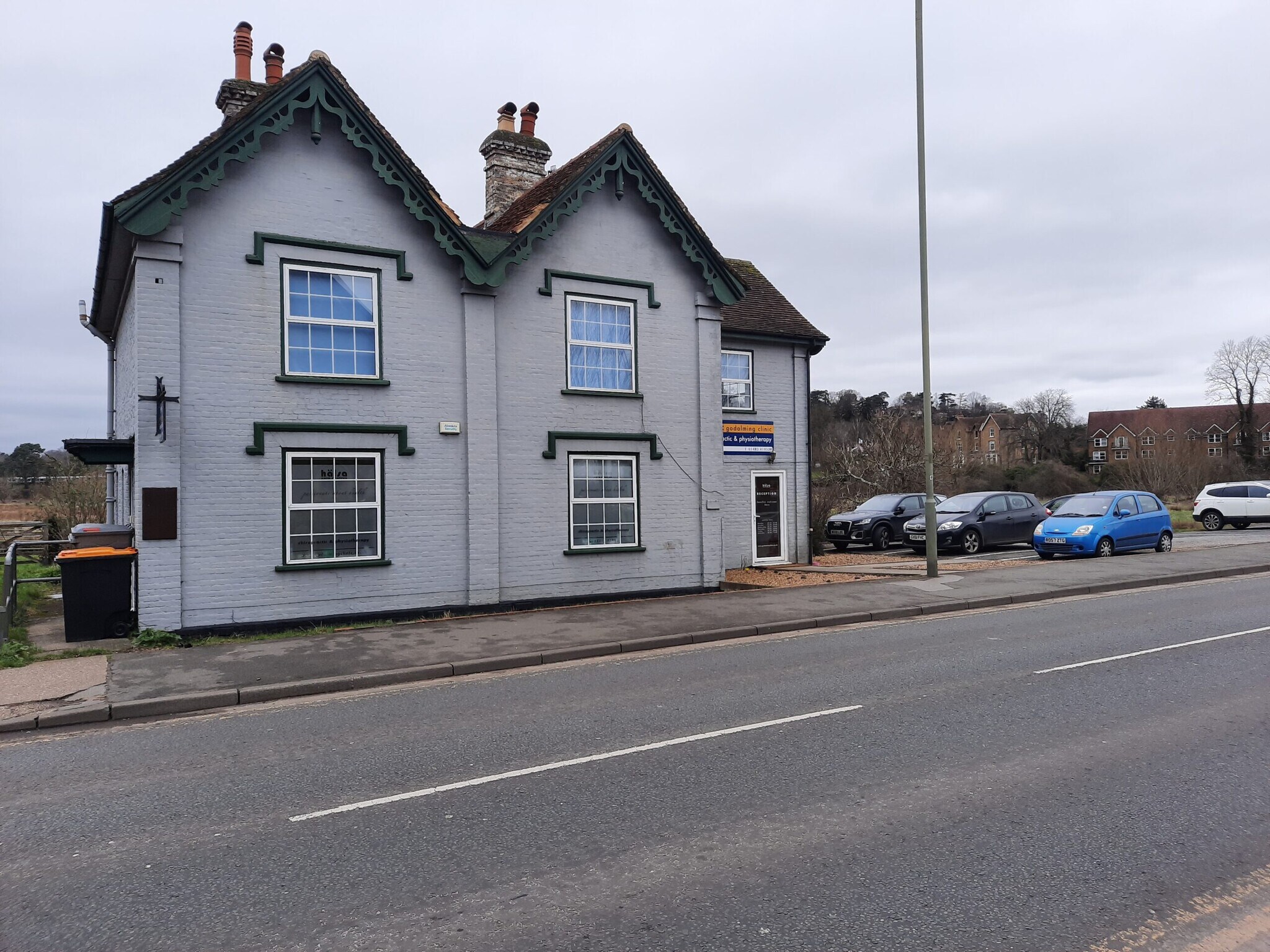 Bridge Rd, Godalming for sale Primary Photo- Image 1 of 1