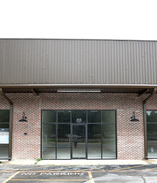 602 W Bankhead St, New Albany, MS for rent - Building Photo - Image 3 of 14