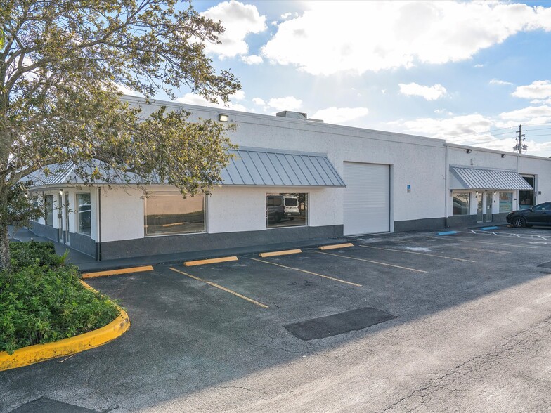 1823-1845 NW 38th Ave, Lauderhill, FL for rent - Building Photo - Image 1 of 14