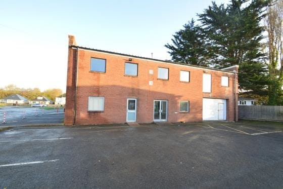 Braunton Rd, Barnstaple to rent - Building Photo - Image 1 of 5