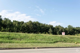 Interstate Blvd, Youngstown, OH for sale Primary Photo- Image 1 of 1