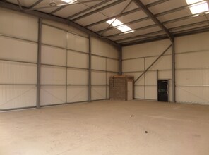 Newlands Way, Bradford to rent Interior Photo- Image 1 of 2