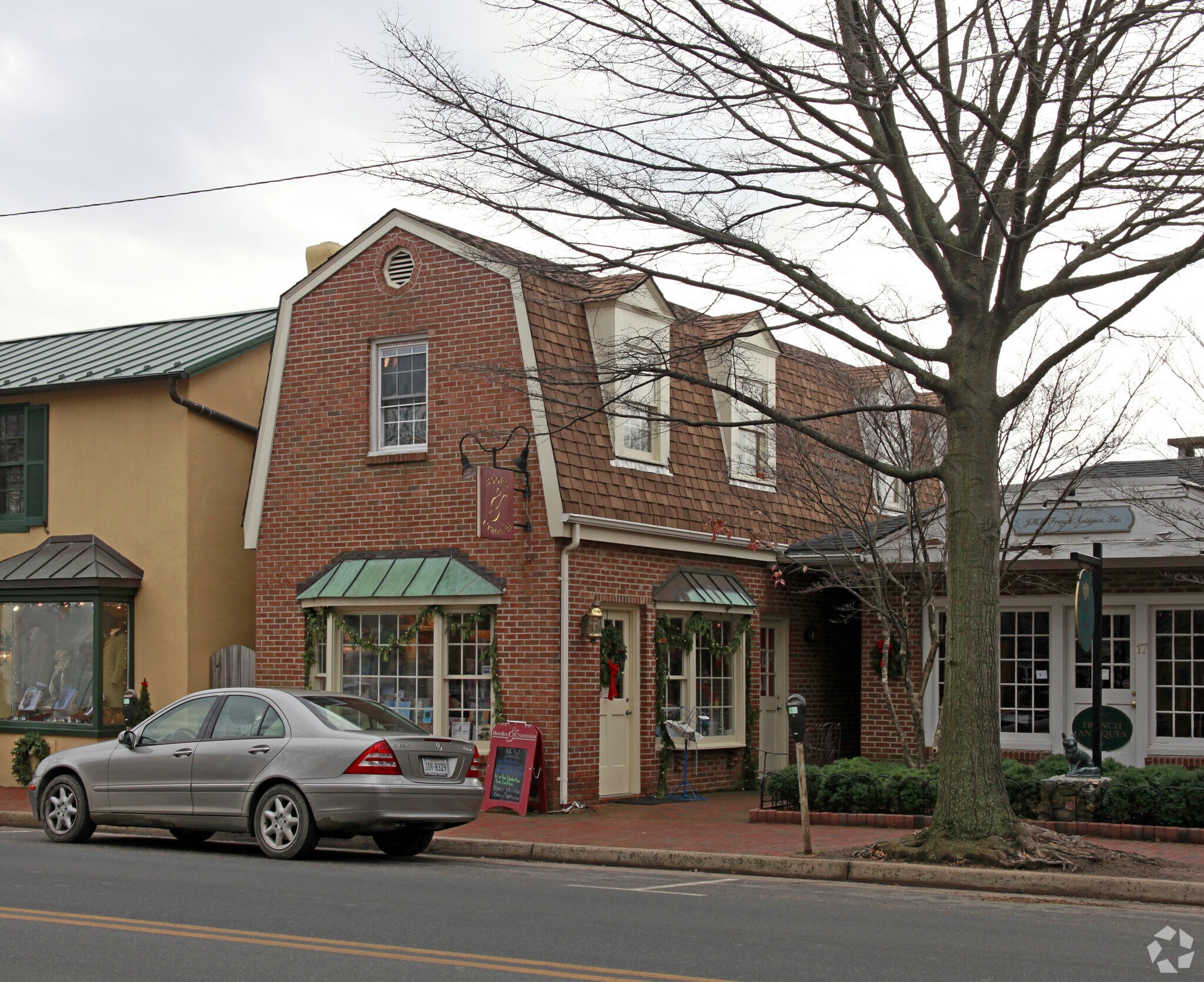 19 E Washington St, Middleburg, VA for sale Primary Photo- Image 1 of 1
