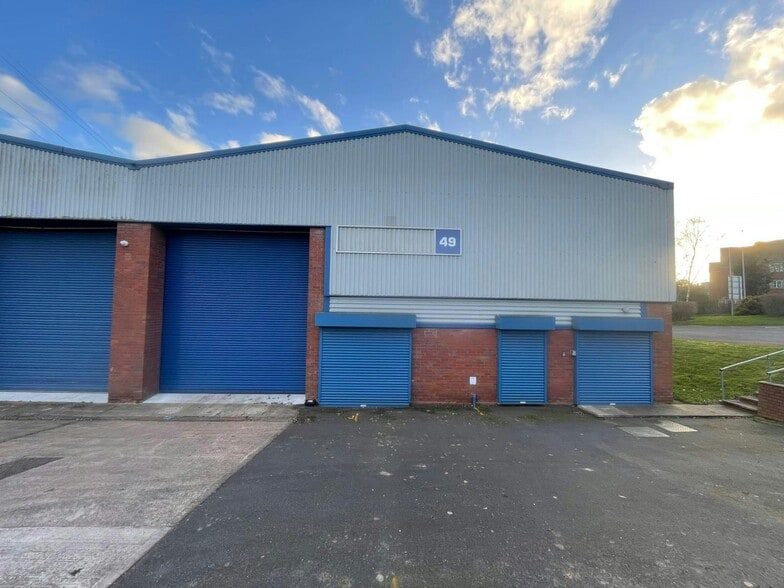 Hurst Ln, Brierley Hill to rent - Building Photo - Image 3 of 8