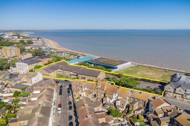 Blackburn Lodge Broa, Sheerness for sale Primary Photo- Image 1 of 5