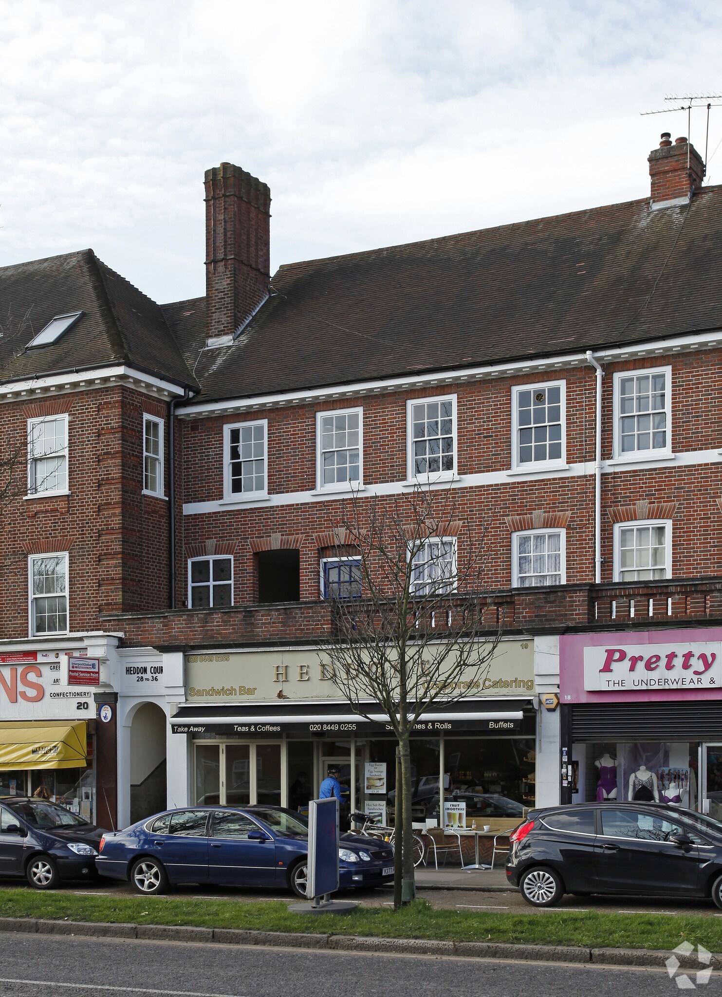 19 Heddon Court Para, Barnet for sale Primary Photo- Image 1 of 1