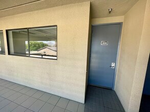 44100 Monterey Ave, Palm Desert, CA for rent Building Photo- Image 1 of 5