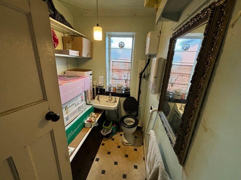 534 Chorley Old Rd, Bolton for sale - Interior Photo - Image 2 of 7