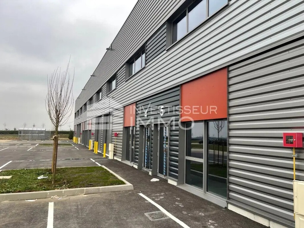Location Local d'activités 360 m² - Photo 1