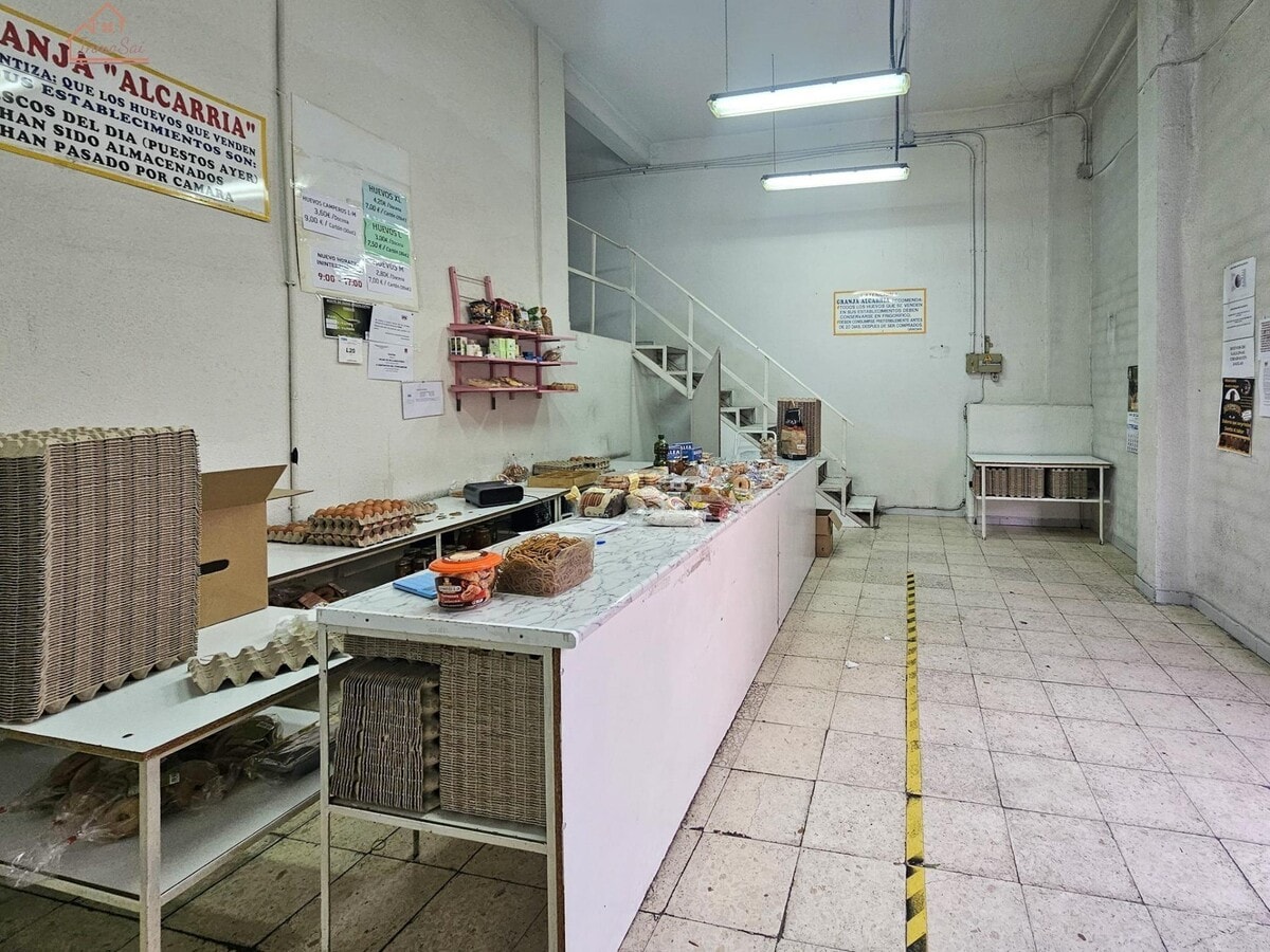 Madrid, MAD 28025 - Unit 1 -  - Interior Photo - Image 1 of 6