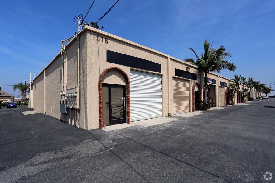 1514-1516 E Edinger Ave, Santa Ana, CA for rent - Primary Photo - Image 1 of 5