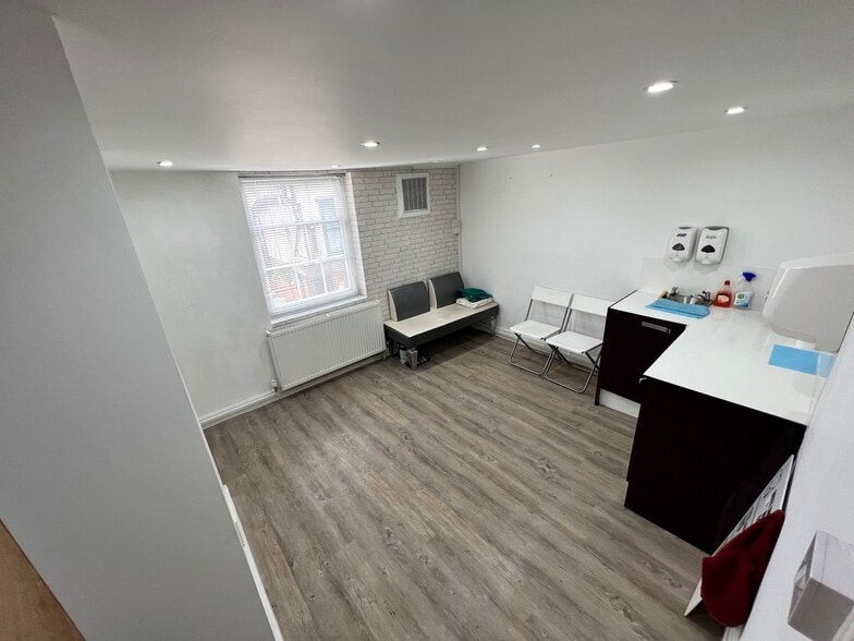 119 Week St, Maidstone to rent - Building Photo - Image 2 of 4