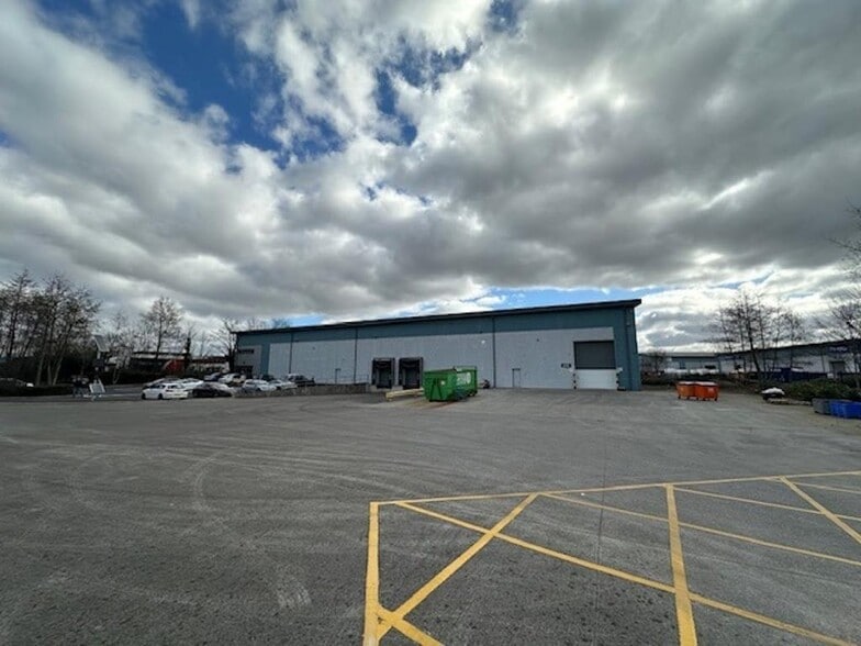 Barton Dock Rd, Manchester to rent - Building Photo - Image 3 of 10