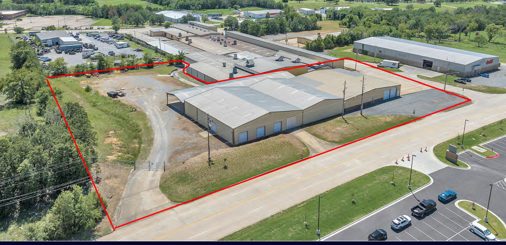 820 Industrial Rd, Mcalester, OK for rent - Building Photo - Image 1 of 28