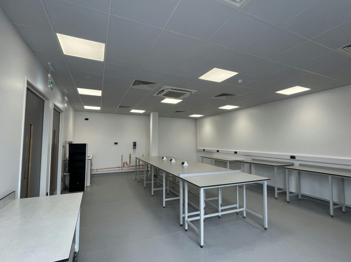 127 Olympic Ave, Milton to rent Interior Photo- Image 1 of 3