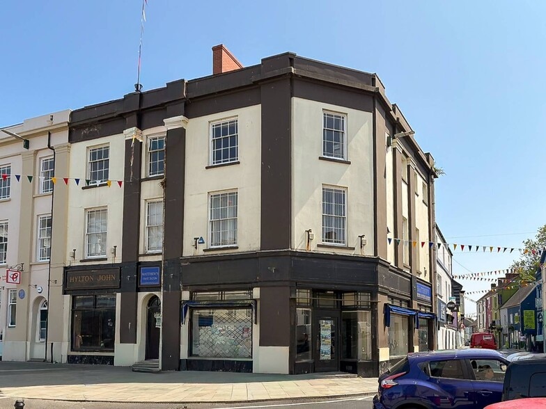 1-3 Victoria Pl, Haverfordwest for sale - Building Photo - Image 1 of 6