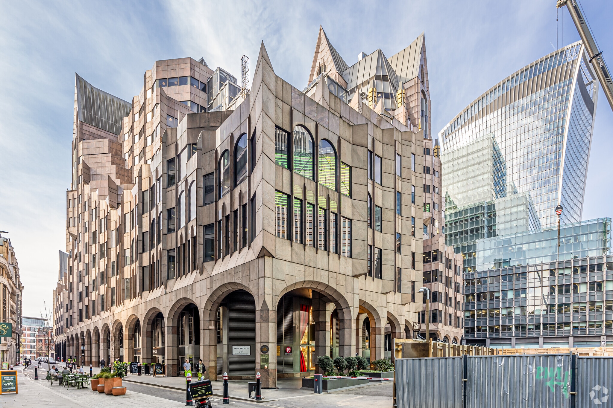 2 Minster Ct, London to rent Primary Photo- Image 1 of 6