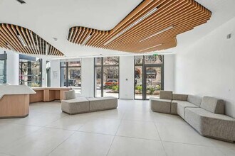 Office in Levallois-Perret to rent Interior Photo- Image 2 of 26