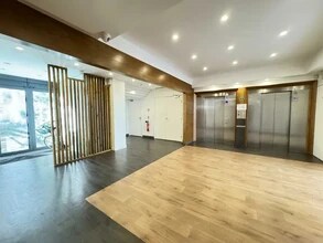 5 Rue Beffroy, Neuilly-sur-Seine to rent Interior Photo- Image 1 of 3