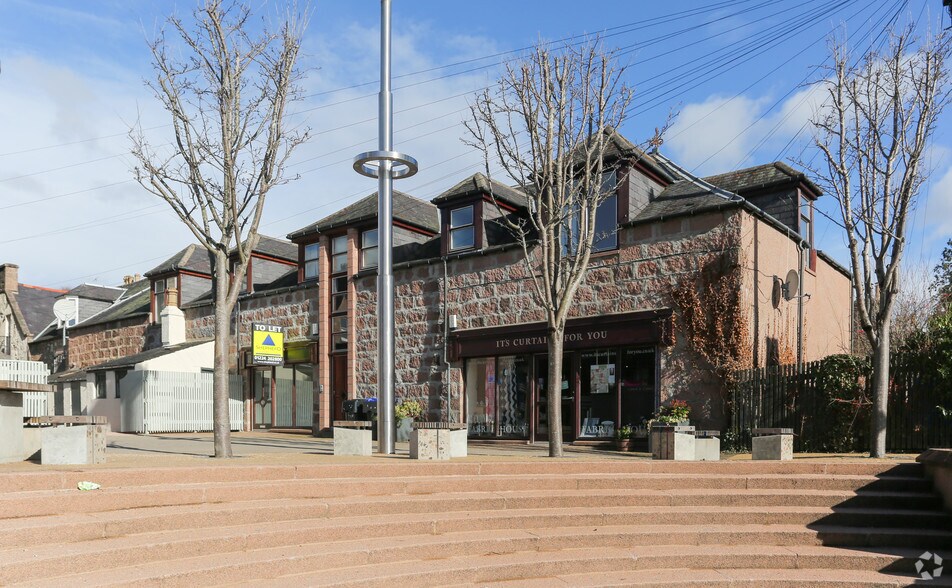 11-13 Scott Skinner Sq, Banchory to rent - Primary Photo - Image 1 of 3