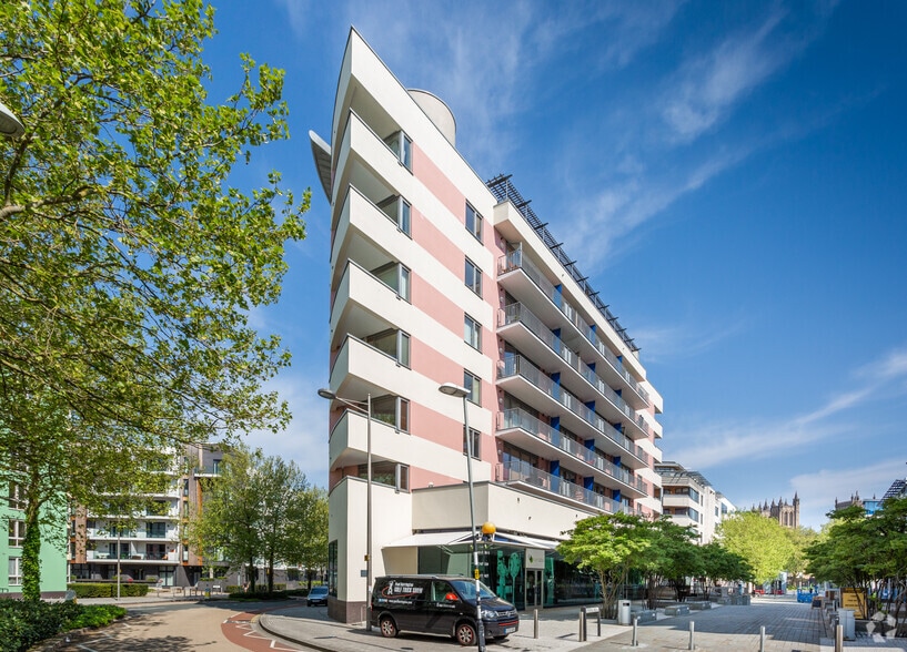 Cathedral Walk, Bristol for sale - Primary Photo - Image 1 of 1