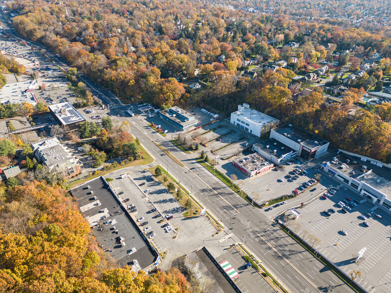 2700 Central Park Ave, Yonkers, NY for rent - Building Photo - Image 1 of 3