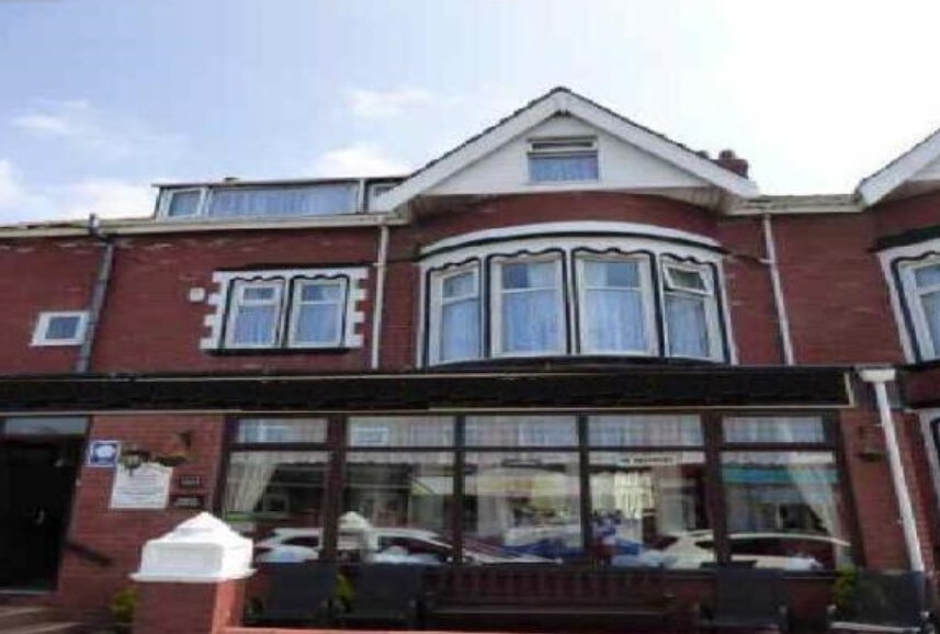 63 Holmfield Rd, Blackpool for sale Primary Photo- Image 1 of 1