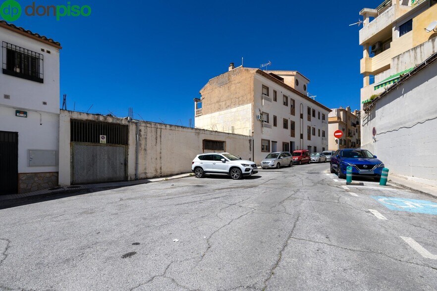 Calle María Uceda Díaz, 18, Cenes de la Vega, Granada for sale - Building Photo - Image 1 of 17