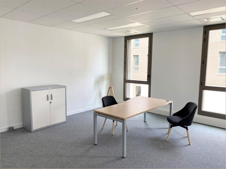 22 Avenue Jean Jaurès, Décines-Charpieu for sale - Building Photo - Image 3 of 4