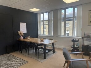 12 Lemon St, Truro to rent Interior Photo- Image 2 of 6