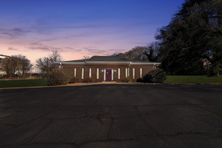 1530 Buncombe Rd, Greenville, SC for sale - Building Photo - Image 1 of 25