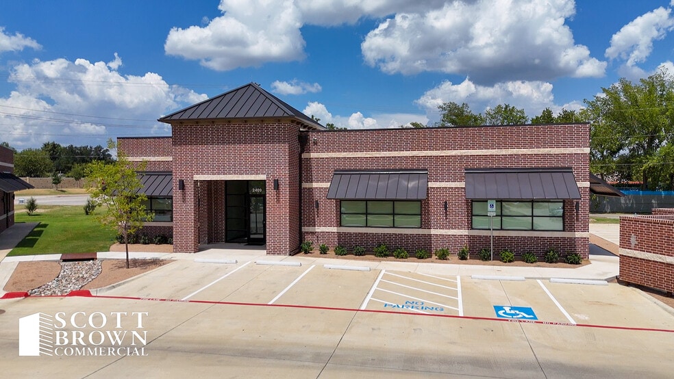 2411-2421 Fort Worth Dr, Denton, TX to rent - Building Photo - Image 1 of 7