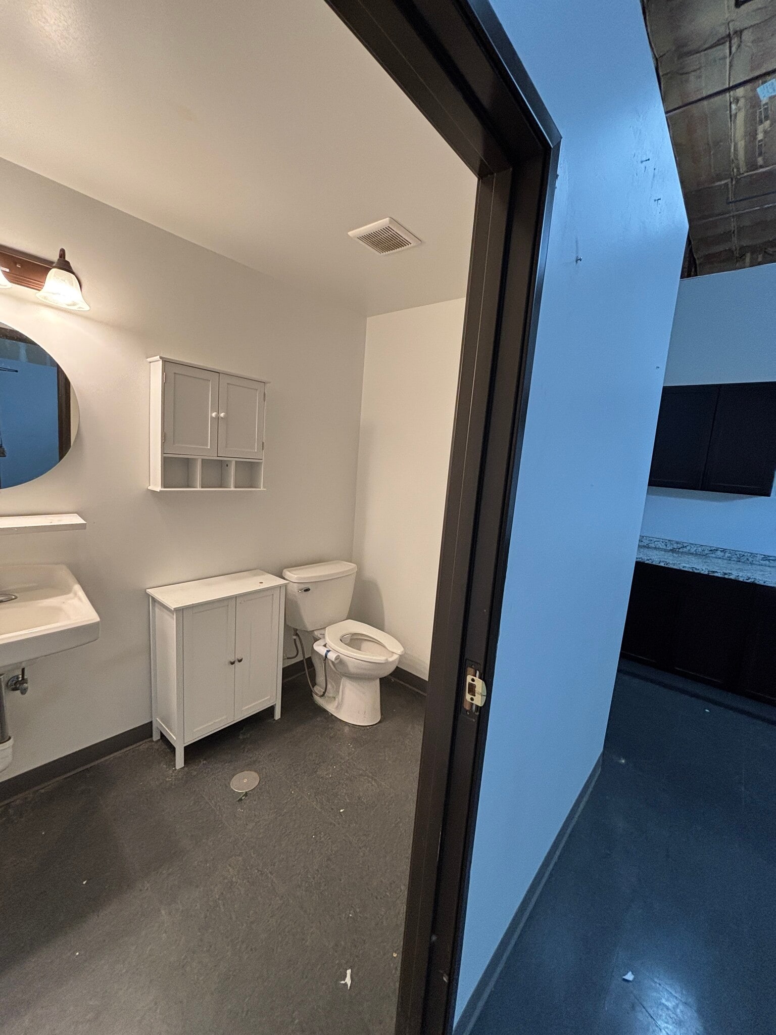 8200 E Pacific Pl, Denver, CO to rent Interior Photo- Image 1 of 4